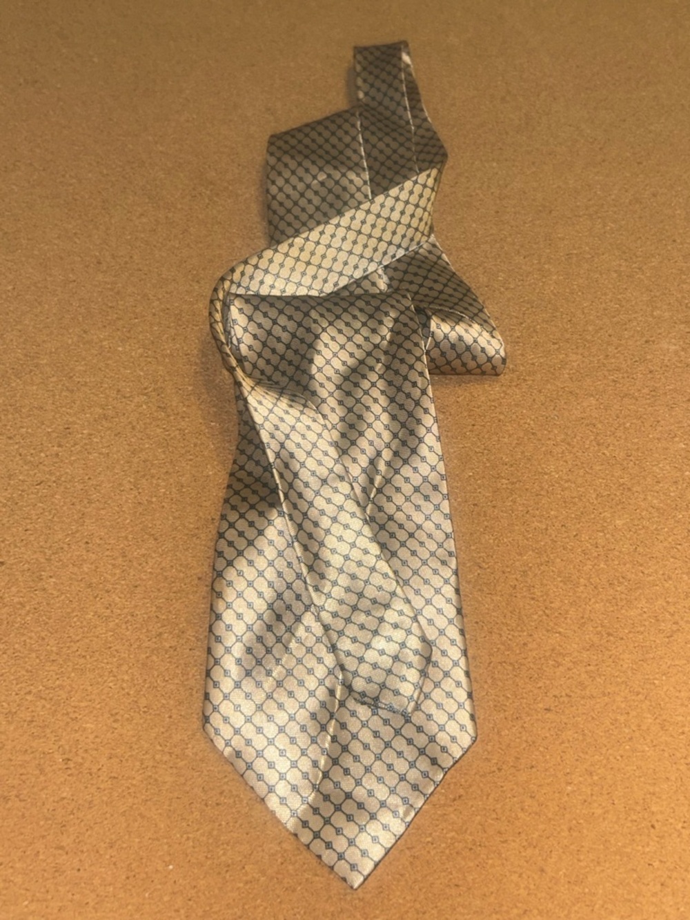 Silk Patterned Men's Tie in Light Gray and Blue